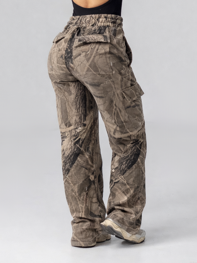Contour Cargo Sweatpants - Camo