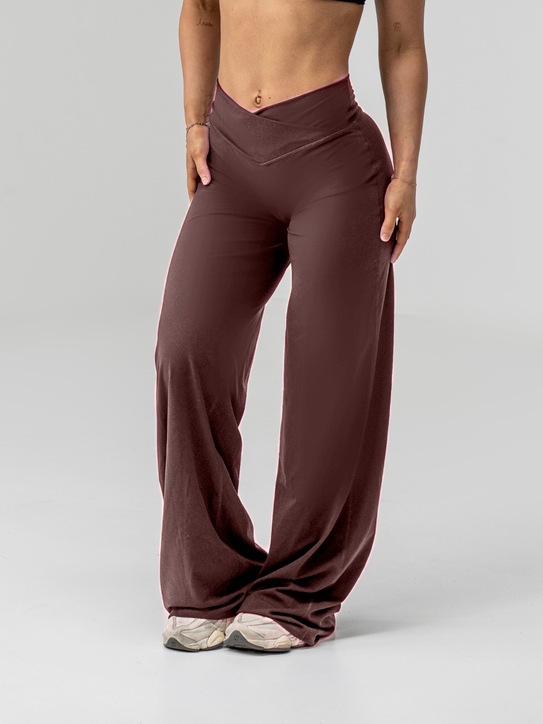 V - shaped Straight Leg Leggings - Umber